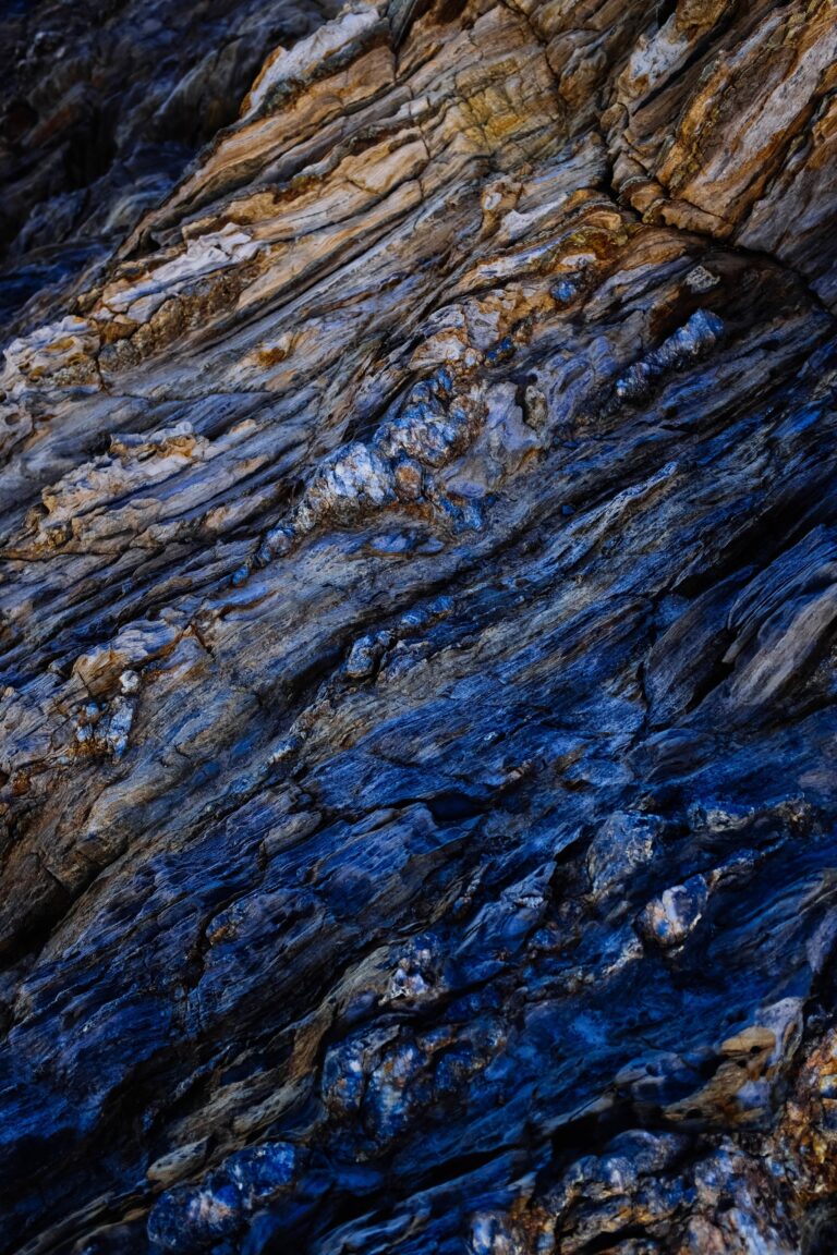 Natural wood grain and colour variation in a solid slab